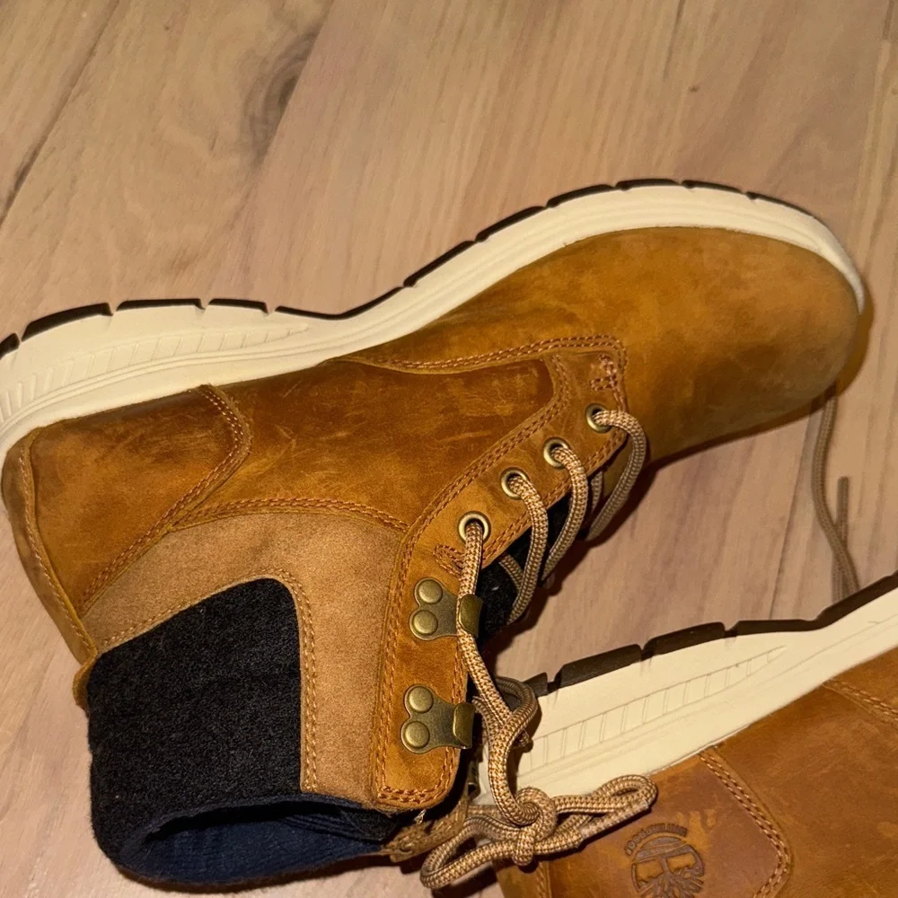 Timberland Tan Leather Lace-Up Boots